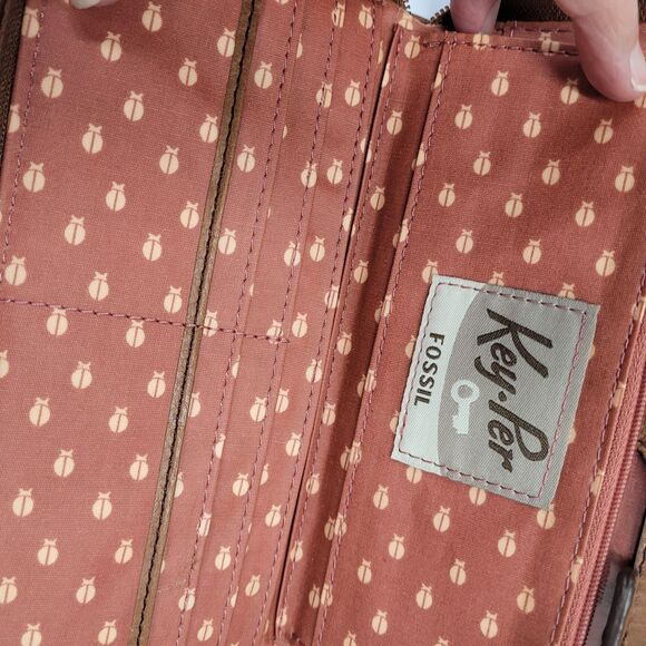 Fossil Key-Per  Poppy Floral Wallet Cred Cards Checkbook Zip Silver Logo NWOT - Picture 5 of 9